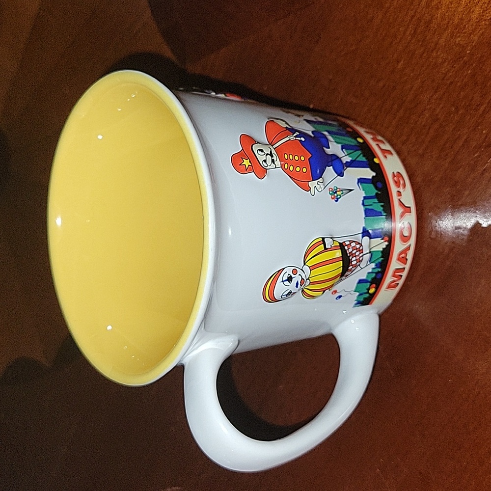 2004 Macy's Thanksgiving Parade Mug